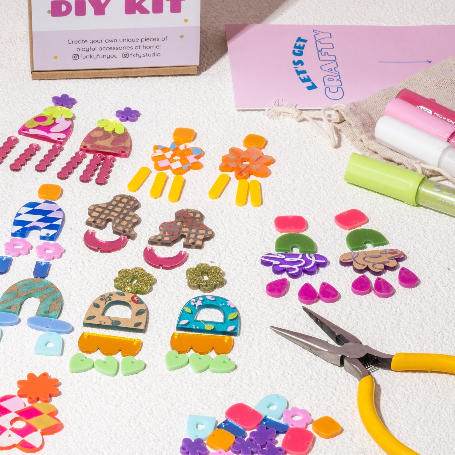 HOME WORKSHOP EARRING KIT LOOK 2 - FunkyFunYou-Creative Statement Earrings & DIY Kit