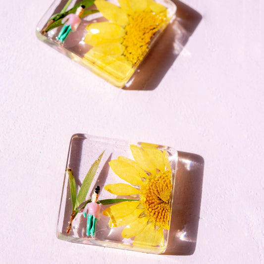 SUNFLOWER STUDS - FunkyFunYou-Creative Statement Earrings & DIY Kit