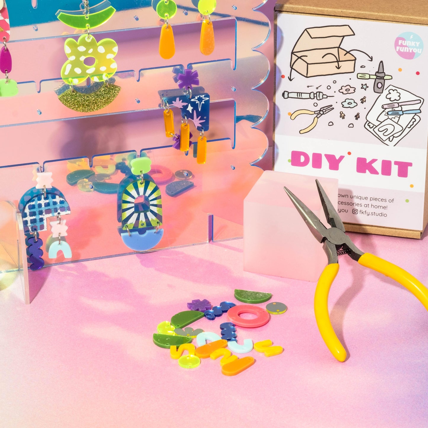 HOME WORKSHOP EARRING KIT LOOK 1 - FunkyFunYou-Creative Statement Earrings & DIY Kit